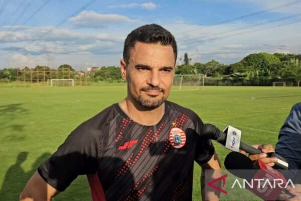 Carlos Pena Masih Belum Memikirkan Kariernya Musim Depan
