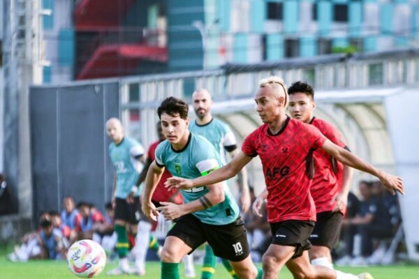 Berikut beberapa alternatif judul untuk "Persik Optimalkan Tim dengan Uji Coba":

1. "Persik Meningkatkan Kualitas Tim Melalui Uji Coba"
2. "Uji Coba Sebagai Strategi Optimalisasi Tim Persik"
3. "Persik: Optimasi Tim Melalui Pengujian Kinerja"
4. "Menguji Coba Formasi: Langkah Persik dalam Optimalisasi Tim"
5. "Persik Gali Potensi Tim melalui Uji Coba"
6. "Strategi Uji Coba untuk Optimalisasi Tim Persik"
7. "Persik Berusaha Maksimalkan Tim lewat Uji Coba"
8. "Optimalisasi Tim Persik: Pentingnya Uji Coba"

Semoga salah satu judul ini sesuai dengan kebutuhan Anda!