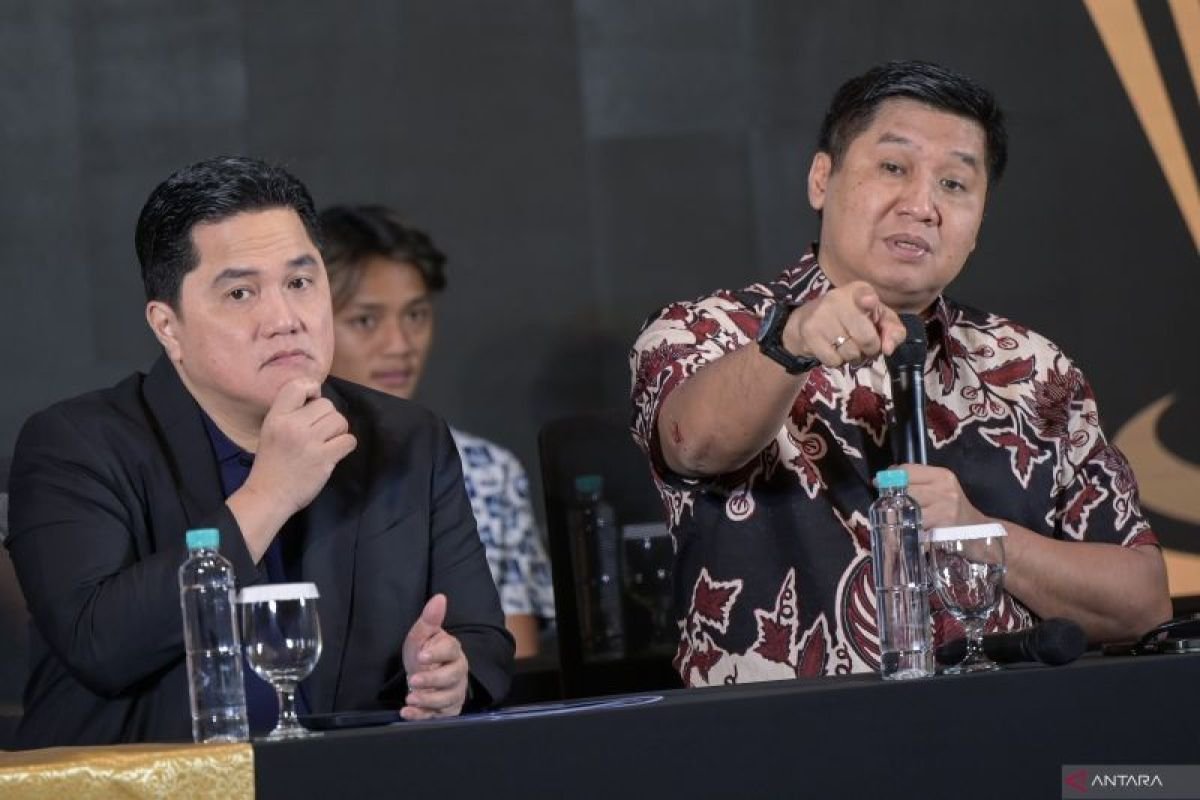 Berikut adalah beberapa alternatif judul untuk "Daftar 30 Pemain Liga Indonesia All Star di Piala Presiden 2025":

1. "30 Bintang Liga Indonesia yang Bergabung di Piala Presiden 2025"
2. "Line-up Pemain All Star Liga Indonesia untuk Piala Presiden 2025"
3. "Perayaan Sepak Bola: 30 Pemain All Star Liga Indonesia di Piala Presiden 2025"
4. "Daftar Pemain Pilihan Liga Indonesia untuk Piala Presiden 2025"
5. "Pemain Liga Indonesia All Star: 30 Nama di Piala Presiden 2025"
6. "Mengenal 30 Pemain All Star Liga Indonesia di Piala Presiden 2025"
7. "Piala Presiden 2025: 30 Pemain Terbaik dari Liga Indonesia Terpilih"
8. "Daftar 30 Pemain Unggulan Liga Indonesia di Piala Presiden 2025"
9. "Mewujudkan Impian: Pemain All Star Liga Indonesia di Piala Presiden 2025"
10. "30 Pemain Liga Indonesia yang Membentuk Tim All Star di Piala Presiden 2025"

Silakan pilih yang paling sesuai!